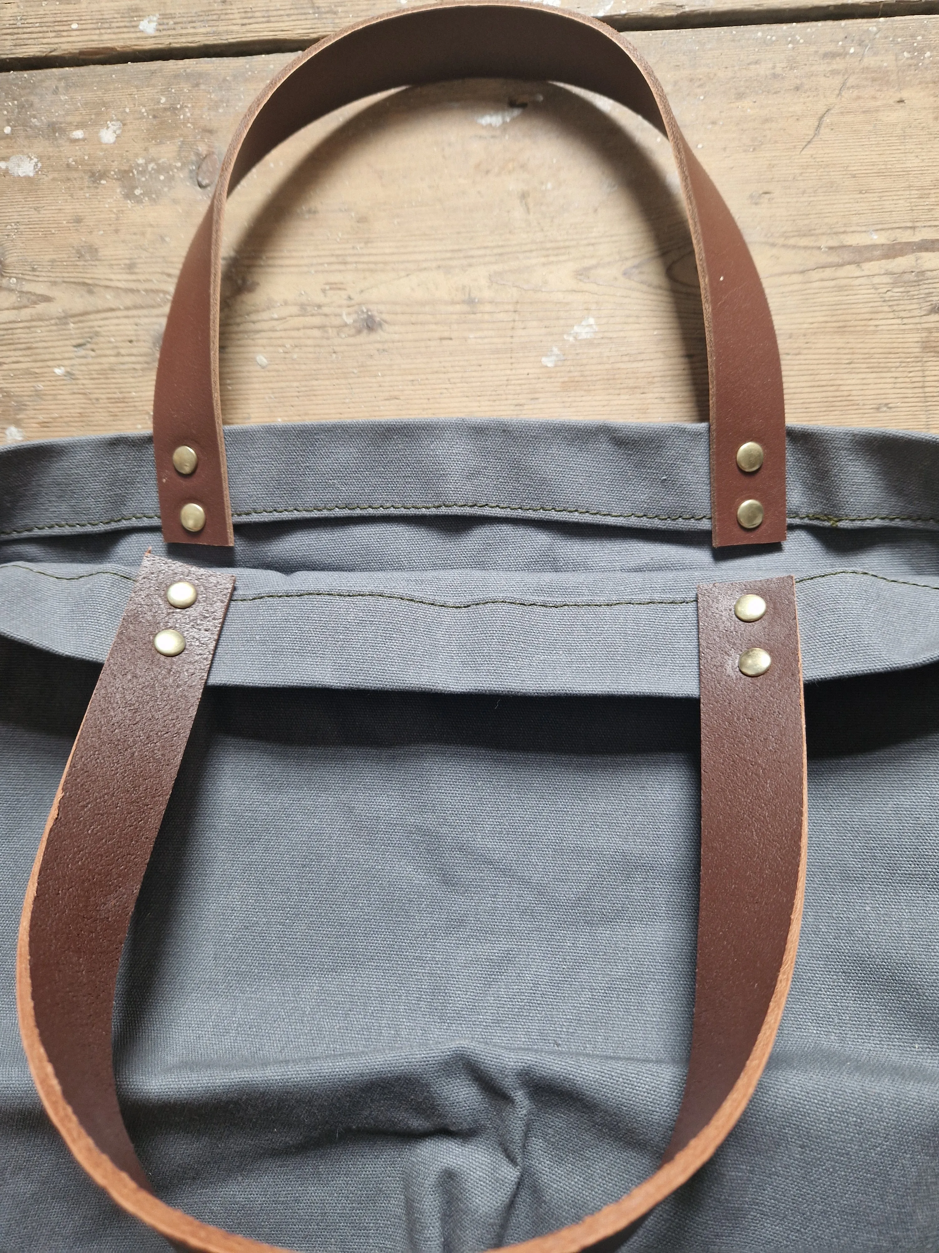 Archive Totely canvas grab bag in Grey