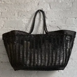 Leather Dragon Diffusion Window Shopper in Black