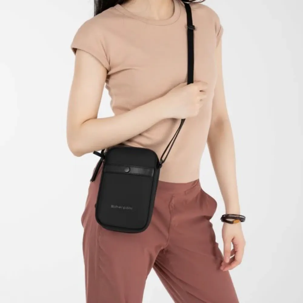 Sherpani Simplicity Anti-Theft Crossbody Wallet in Carbon Black